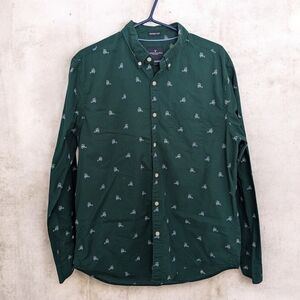 American Eagle Men's Casual Button Down Shirt Size Large Holiday Christmas Motif